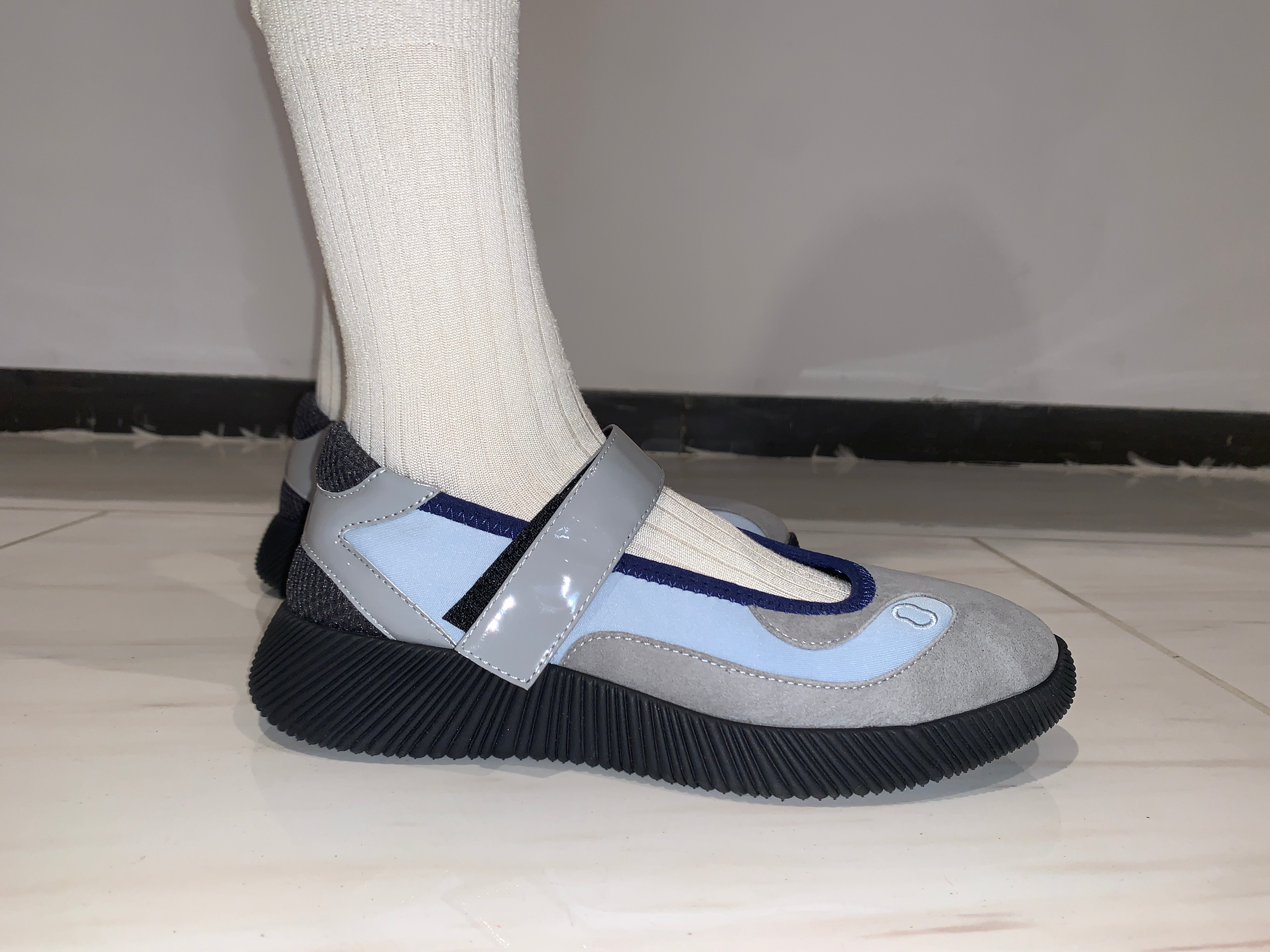 Contour glacier × Black
